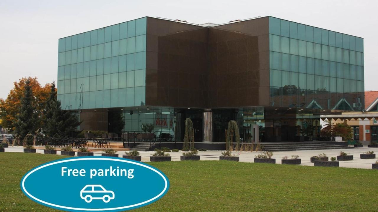 Hotel Cubis Lendava Luaran gambar